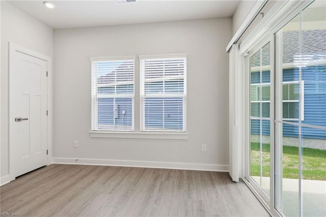 2101 Mainsail DR, Carrollton, VA 23314