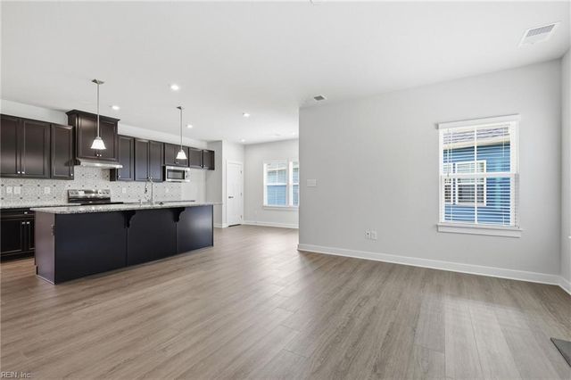 2101 Mainsail DR, Carrollton, VA 23314