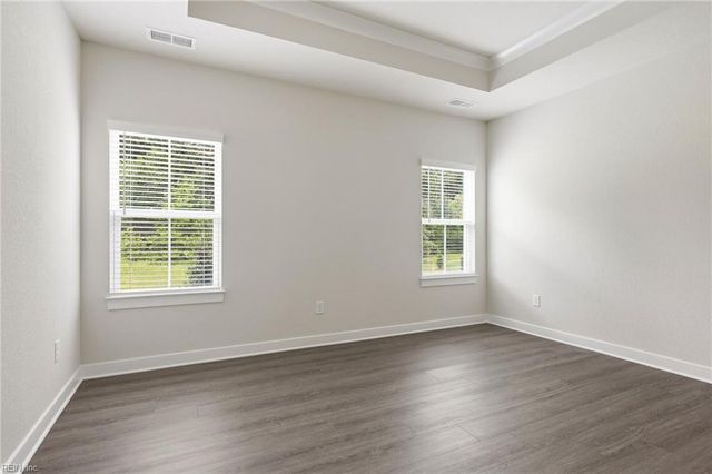 2101 Mainsail DR, Carrollton, VA 23314
