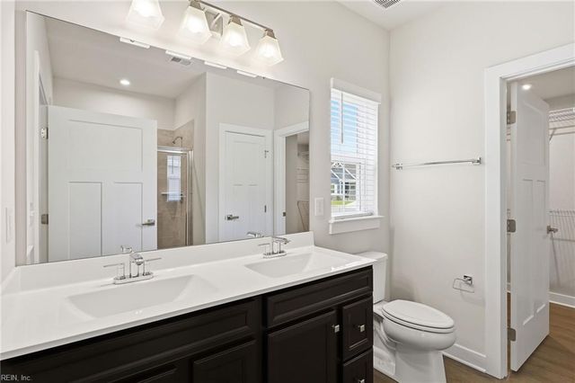 2101 Mainsail DR, Carrollton, VA 23314