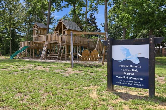 2101 Mainsail DR, Carrollton, VA 23314