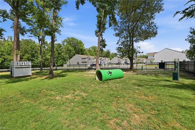 2101 Mainsail DR, Carrollton, VA 23314