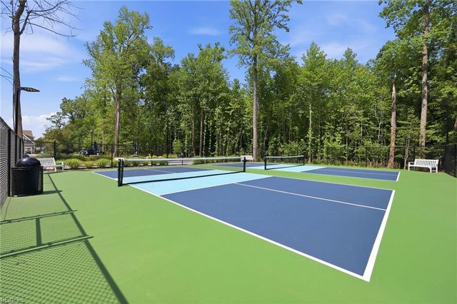 2101 Mainsail DR, Carrollton, VA 23314