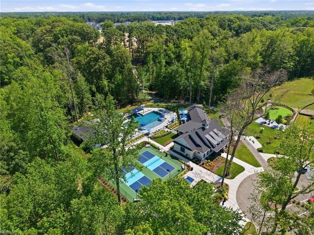 2101 Mainsail DR, Carrollton, VA 23314