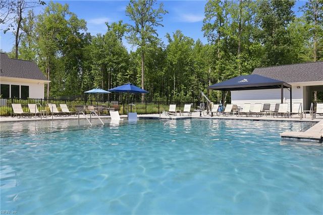 2101 Mainsail DR, Carrollton, VA 23314