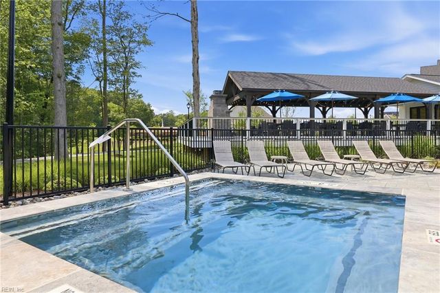 2101 Mainsail DR, Carrollton, VA 23314
