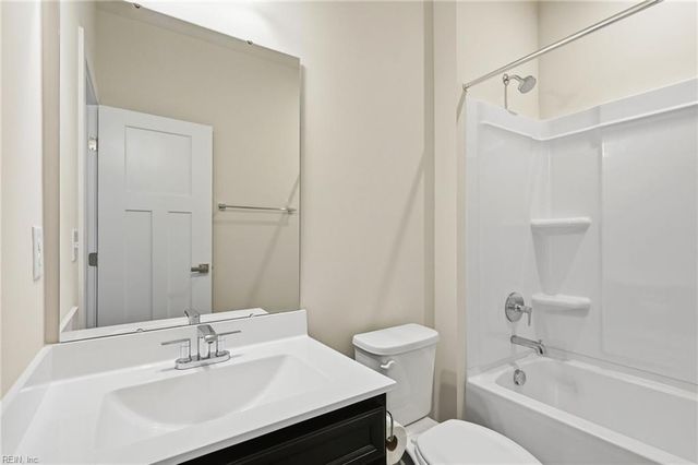2101 Mainsail DR, Carrollton, VA 23314