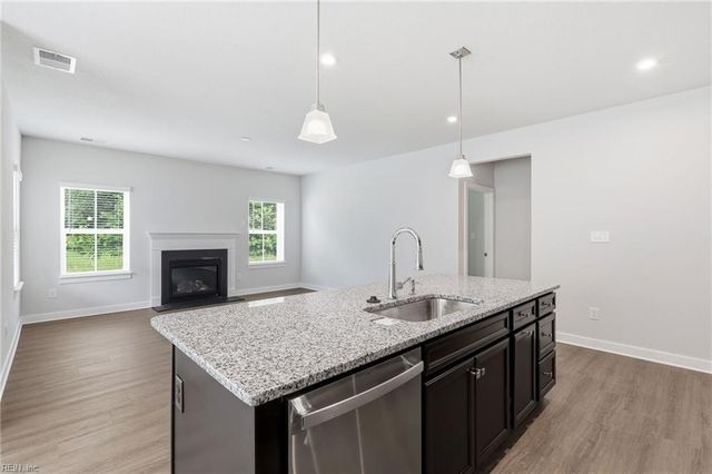 2101 Mainsail DR, Carrollton, VA 23314