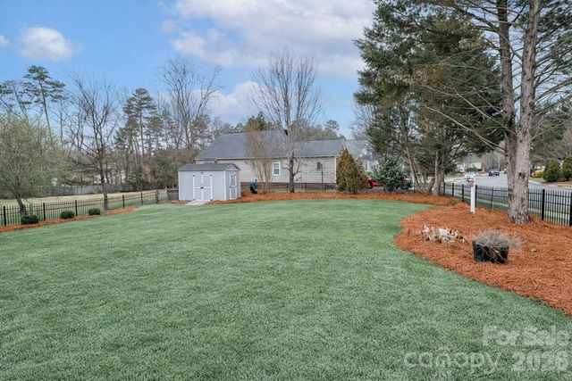 1917 Weighmont Court, Mint Hill, NC 28227