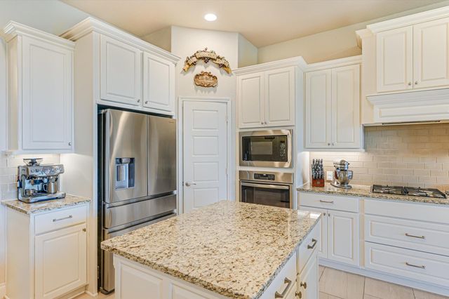 6005 Hewetson DR, Austin, TX 78738