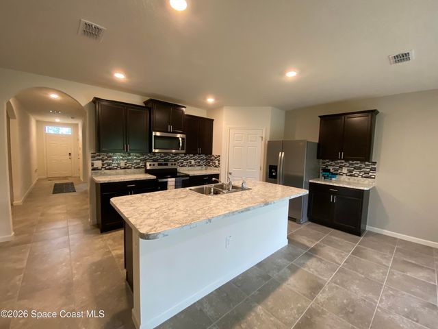 980 Degroodt Road SW, Palm Bay, FL 32908