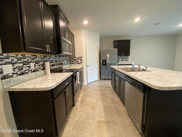 980 Degroodt Road SW, Palm Bay, FL 32908