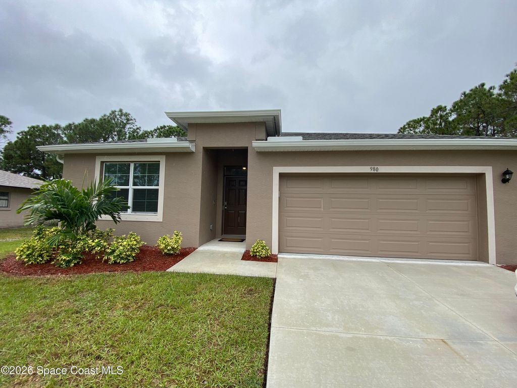 980 Degroodt Road SW, Palm Bay, FL 32908