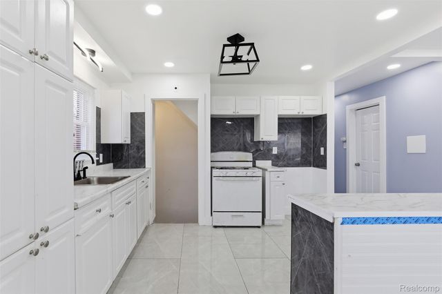 7474 E Robinwood Street, Detroit, MI 48234