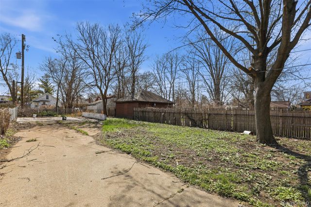 7474 E Robinwood Street, Detroit, MI 48234