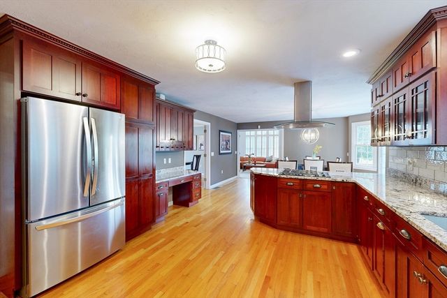 79 Summer St, Walpole, MA 02071