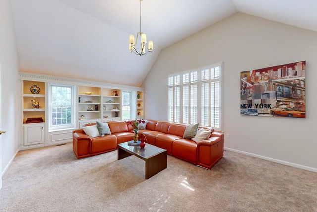 79 Summer St, Walpole, MA 02071
