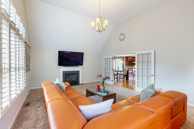 79 Summer St, Walpole, MA 02071