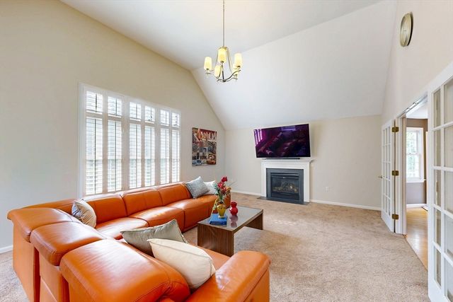 79 Summer St, Walpole, MA 02071