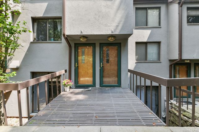 12 Glenville Street 108, Greenwich, CT 06831