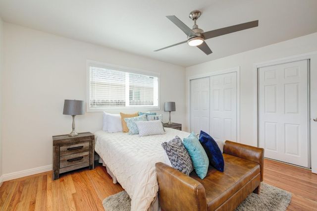 6942 S Land Park Dr, Sacramento, CA 95831