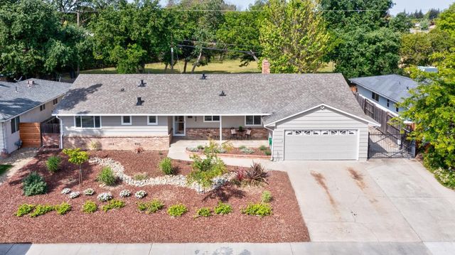 6942 S Land Park Dr, Sacramento, CA 95831
