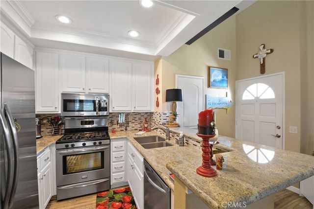 2000 Pacific Coast HWY APT 308, Huntington Beach, CA 92648