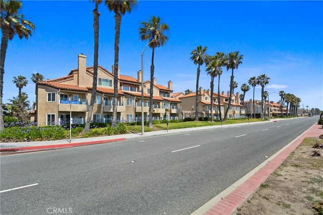 2000 Pacific Coast HWY APT 308, Huntington Beach, CA 92648