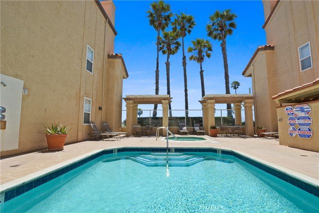 2000 Pacific Coast HWY APT 308, Huntington Beach, CA 92648