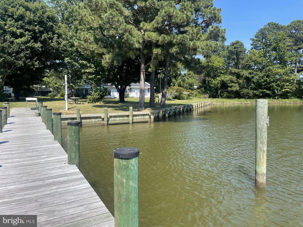 Image 10 of property listing at 18937 HODGES LN, Leonardtown, MD 20650