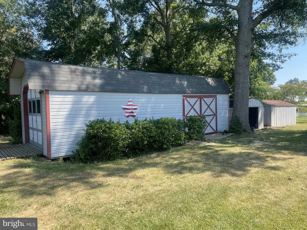 Image 4 of property listing at 18937 HODGES LN, Leonardtown, MD 20650