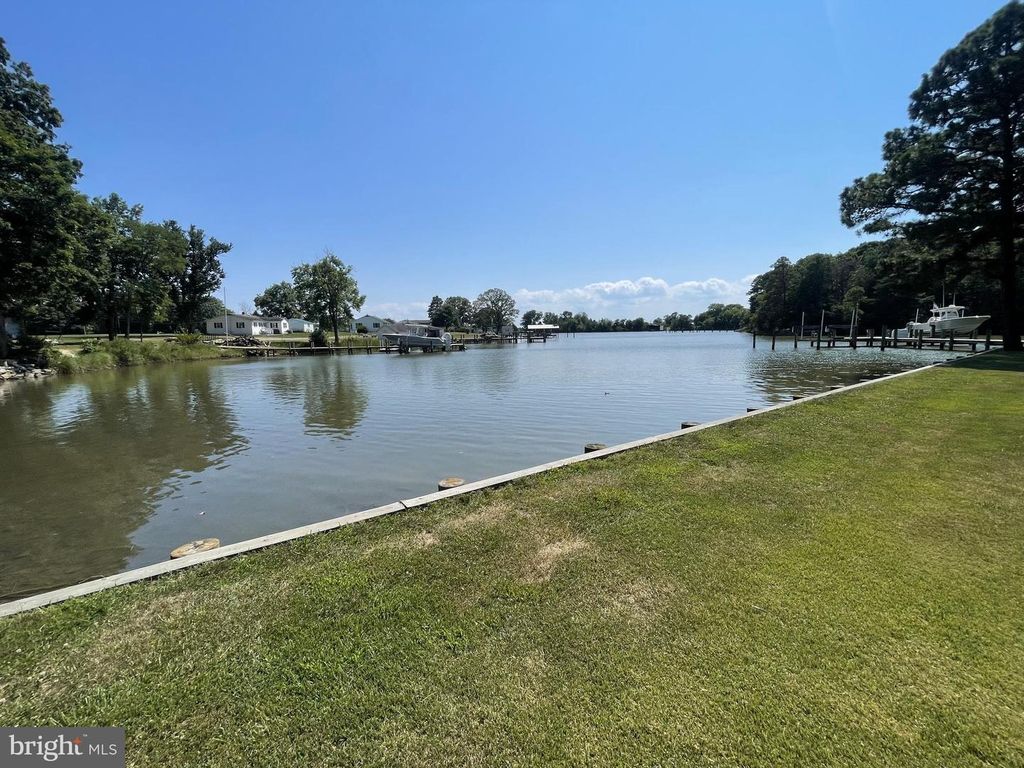 Image 5 of property listing at 18937 HODGES LN, Leonardtown, MD 20650