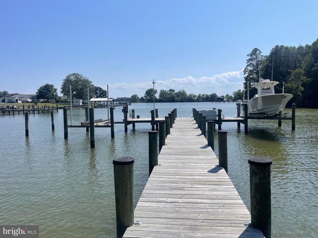 Image 8 of property listing at 18937 HODGES LN, Leonardtown, MD 20650