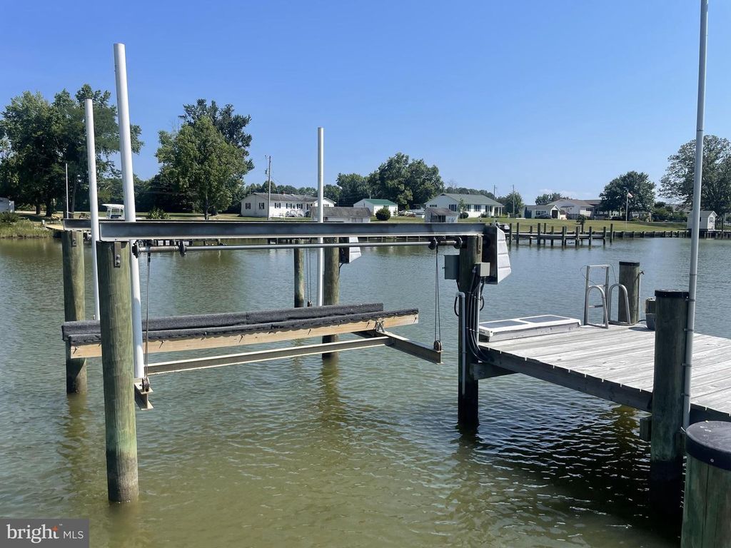 Image 9 of property listing at 18937 HODGES LN, Leonardtown, MD 20650