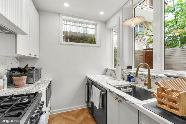 1309 CHRISTIAN ST, Philadelphia, PA 19147