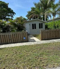 37 SW 12th St 1-4, Dania Beach, FL 33004