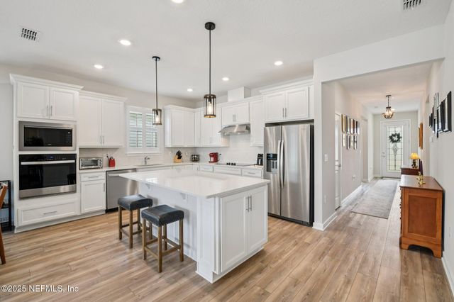 3086 GREEN PARK Drive, Deland, FL 32724