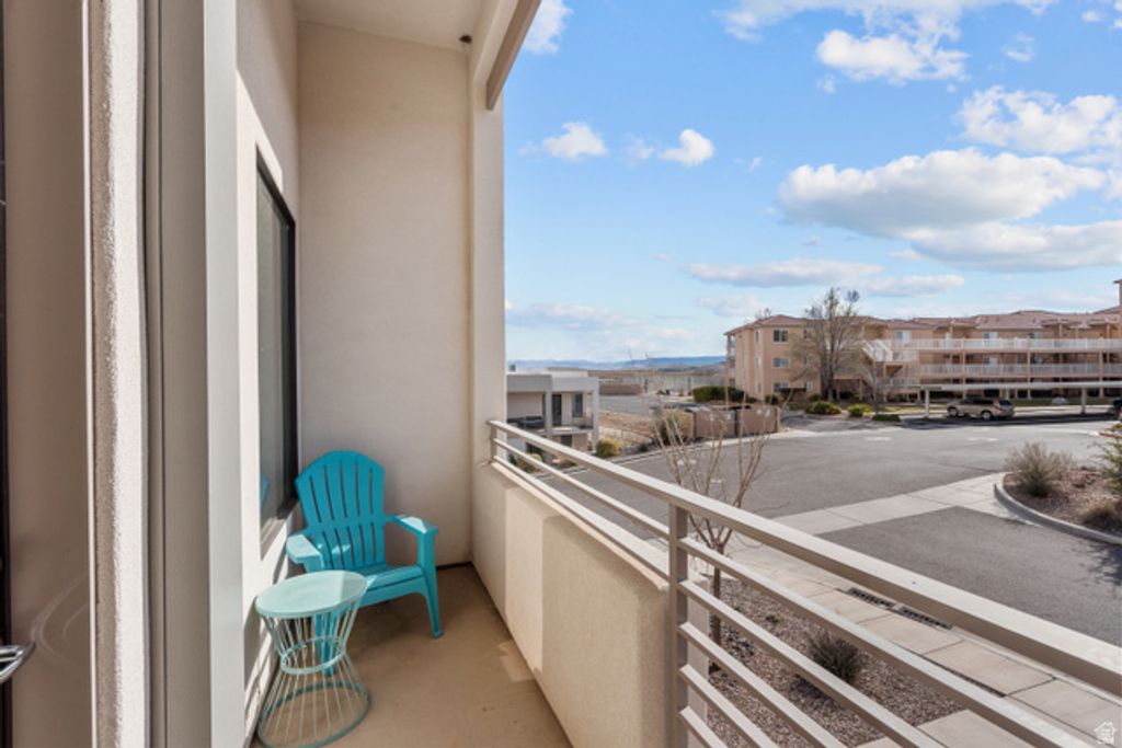 Image 4 of property listing at 1122 S 1790 W ##1, St. George, UT 84770