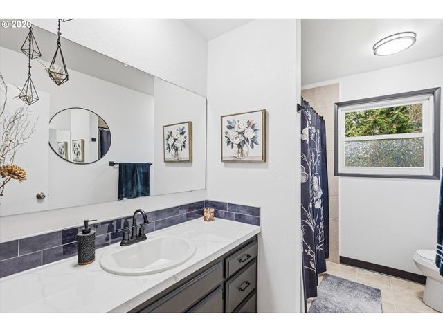 2024 Se SPRUCE Ave, Gresham, OR 97080