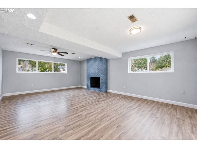 2024 Se SPRUCE Ave, Gresham, OR 97080