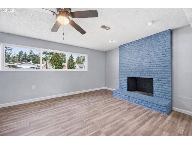 2024 Se SPRUCE Ave, Gresham, OR 97080