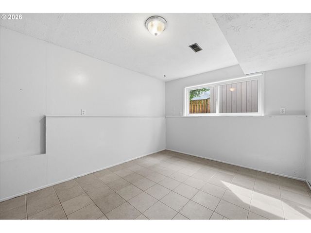 2024 Se SPRUCE Ave, Gresham, OR 97080