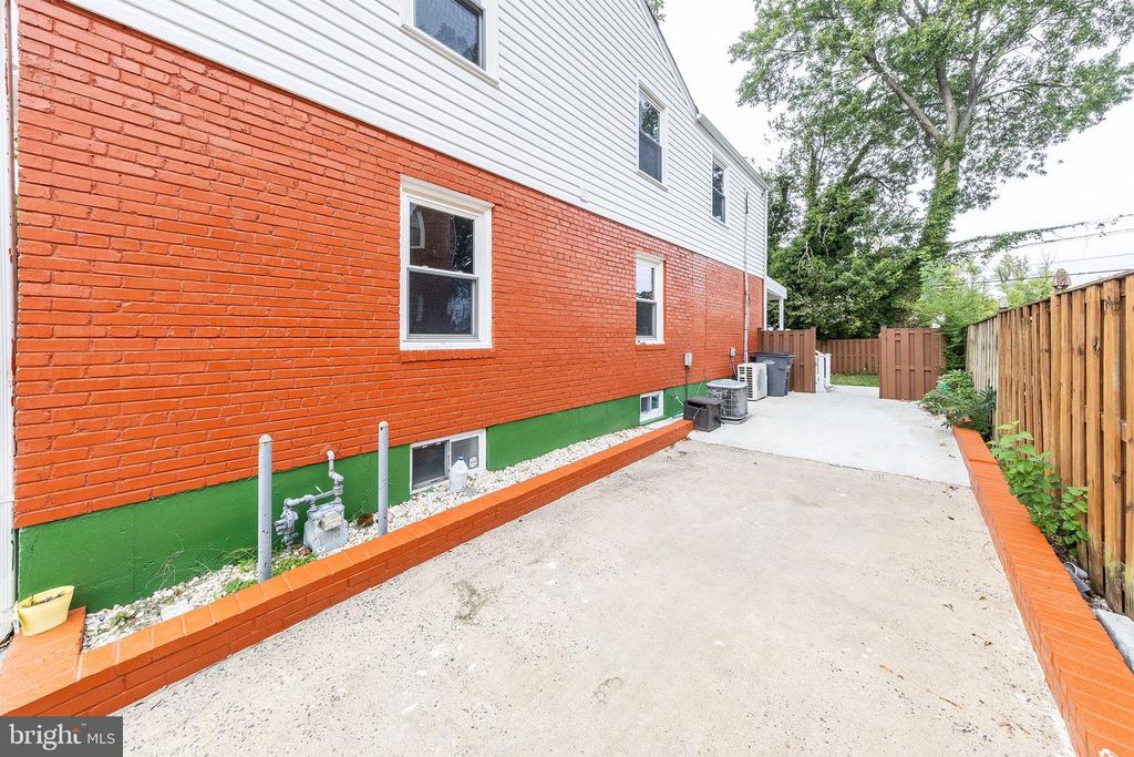 2258 ARLINGTON TER, Alexandria, VA 22303
