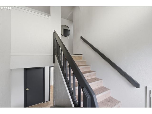 15010 CLACKAMAS RIVER Dr, Oregon City, OR 97045