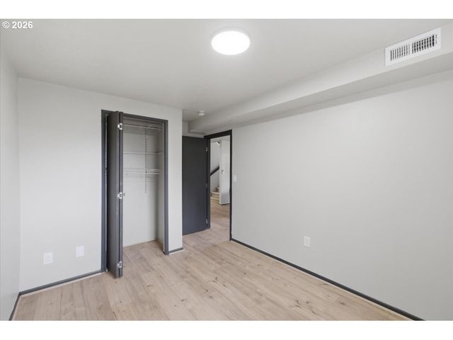 15010 CLACKAMAS RIVER Dr, Oregon City, OR 97045