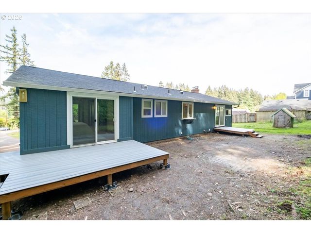 15010 CLACKAMAS RIVER Dr, Oregon City, OR 97045