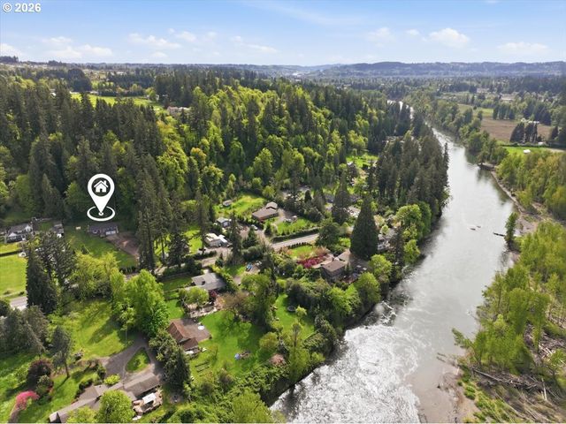 15010 CLACKAMAS RIVER Dr, Oregon City, OR 97045