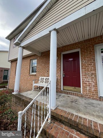 704A THOMAS LN, Martinsburg, WV 25401