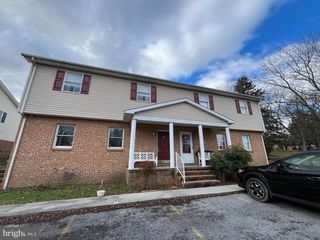704A THOMAS LN, Martinsburg, WV 25401