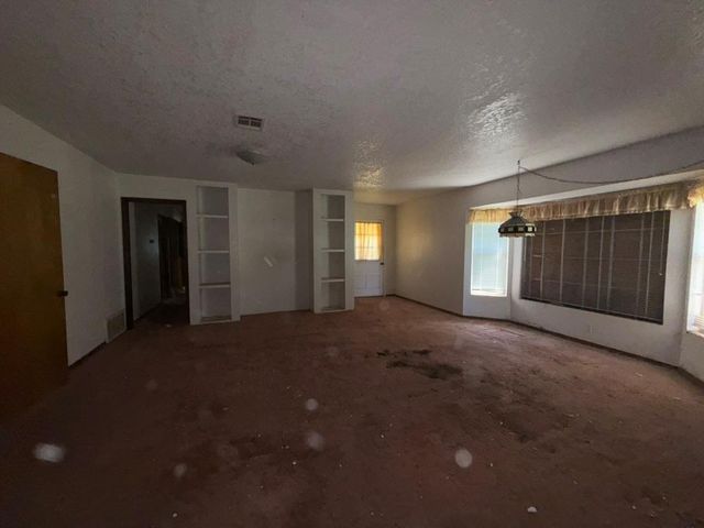 908 Whispering Lane, Newcastle, OK 73065